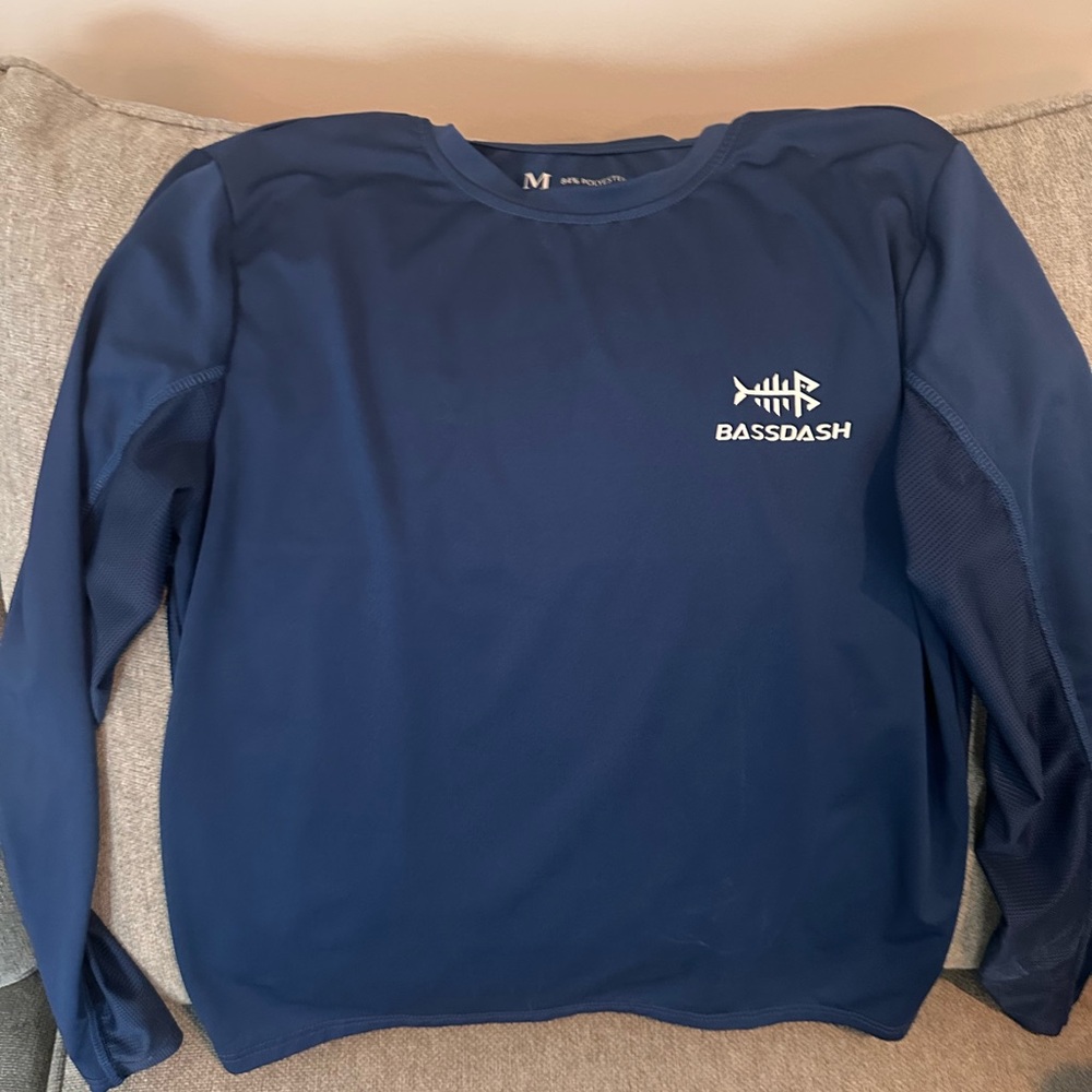 Bassdash Boys UPF 50+ Long Sleeve Fishing Shirt
Medium- never worn - Picture 3 of 5